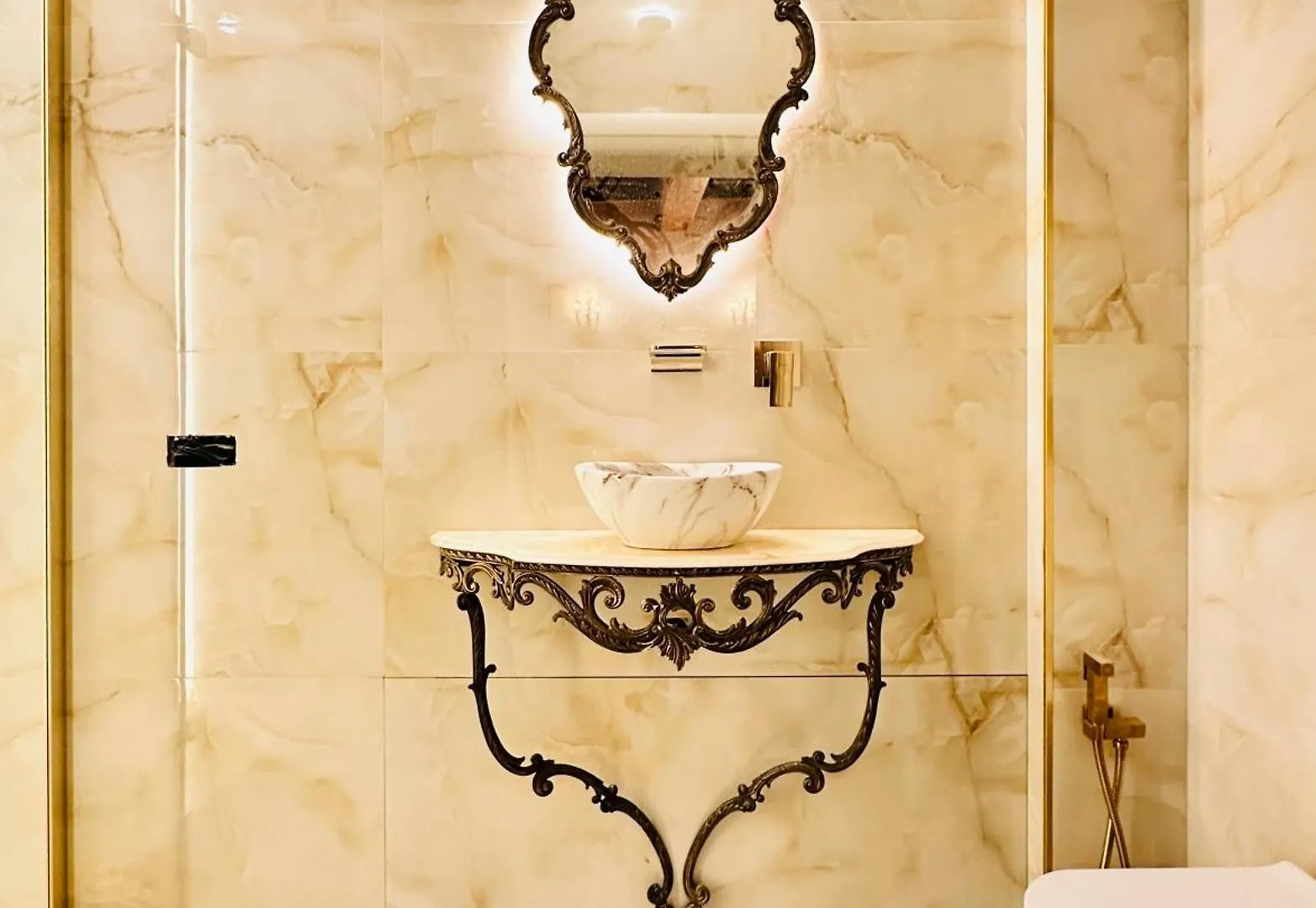 Trevi Fountain Elegant Apartment Rome Italy