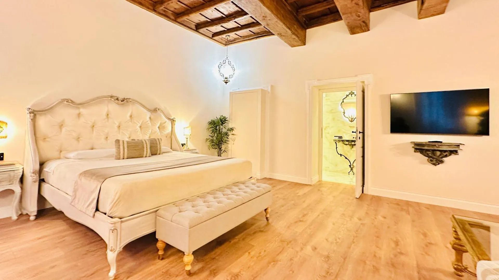 Trevi Fountain Elegant Apartment Rome Italy