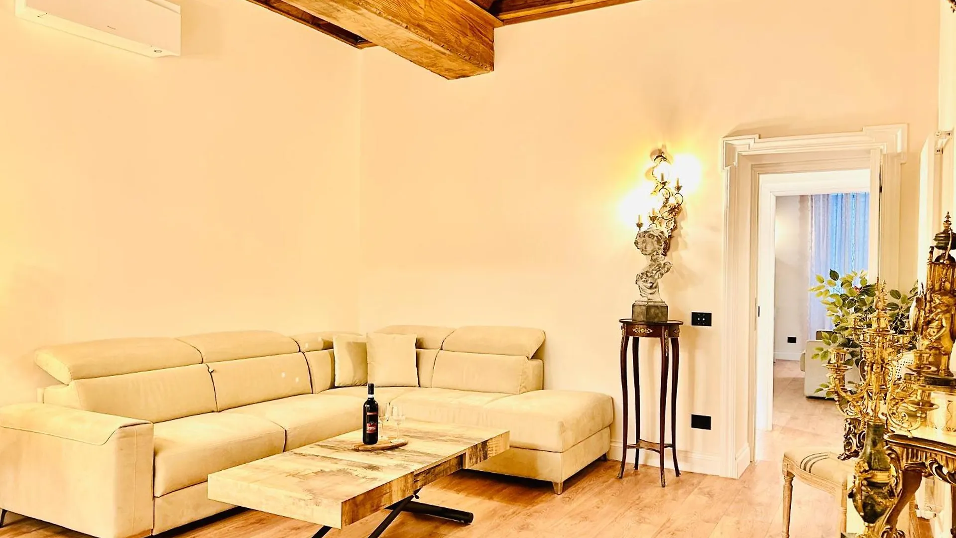 Trevi Fountain Elegant Apartment Rome Italy